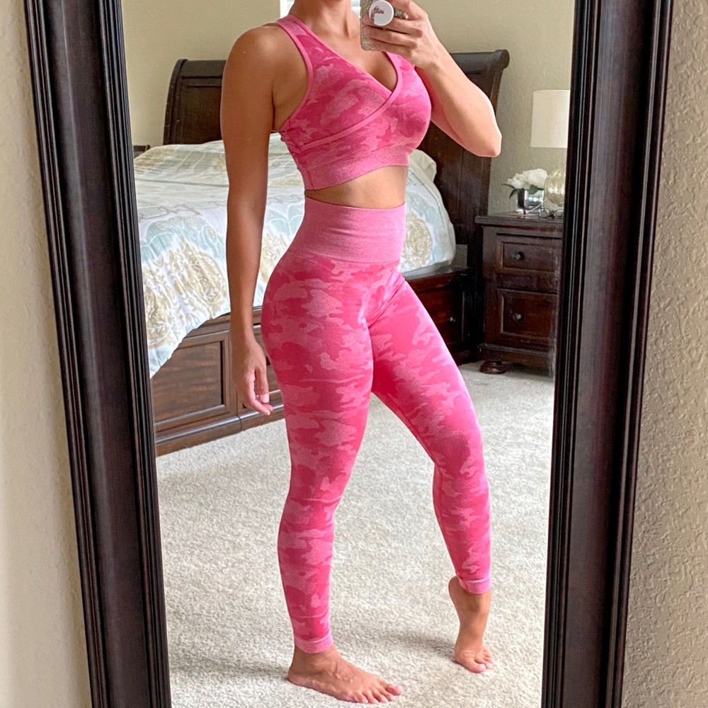 LAST SET! NEW Pink Camo Seamless Set (DUPES)